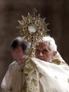 Pápež procesia