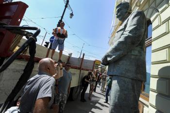 Sochu Josifa Vissarionoviča Stalina umiestňujú pred budovu Slovenskej národnej galérie