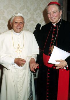Martini a Ratzinger - obaja boli horúcimi kandidátmi na pápežský stolec