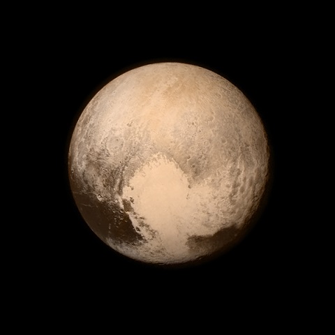 Na archívnej snímke z 13. júla 2015 je trpasličia planéta Pluto