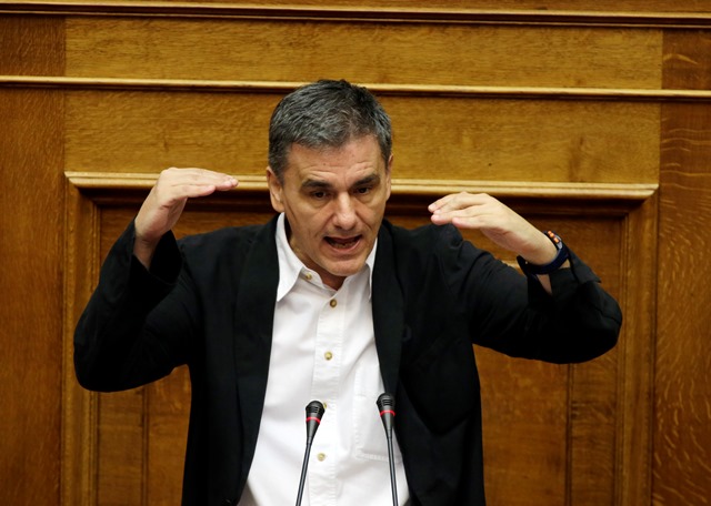 Na snímke grécky minister financií Euclid Tsakalotos