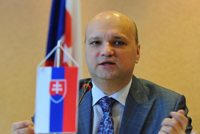 Na snímke štátny tajomník Ministerstva dopravy, výstavby a regionálneho rozvoja SR František Palko