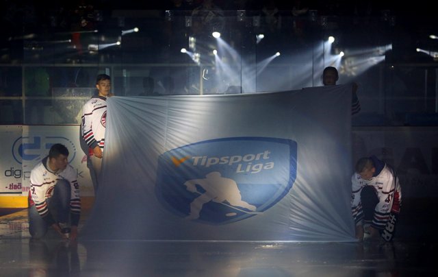 Na snímke logo nového ročníka súťaže pred začiatkom zápasu 1. kola slovenskej hokejovej Tipsport ligy HC'05 iClinic B. Bystrica - HK Nitra v Banskej Bystrici