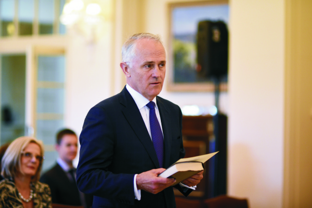 Populárny austrálsky politik Malcolm Turnbull dnes zložil sľub ako nový premiér krajiny