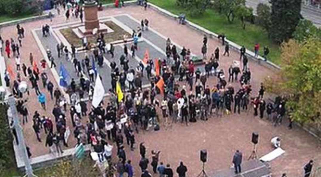 Demonstracia v Moskve proti bombardovaniu v Syrii
