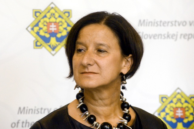 Na snímke rakúska ministerka vnútra Johanna Miklová-Leitnerová, jedna z iniciátorov prísnejšieho azylového zákona pre Rakúsko