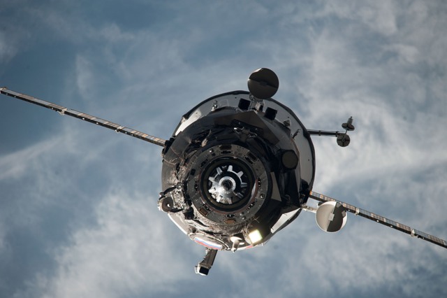 Na ilustračnej snímke ruská nákladná vesmírna loď Progress M-27M