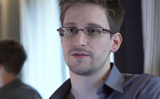 Na snímke Edward Snowden