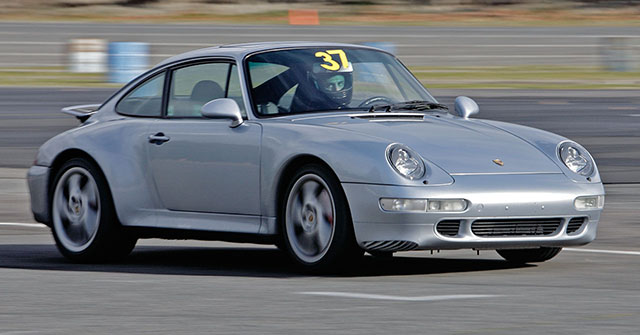 Silver_Porsche_993_Carrera_racing