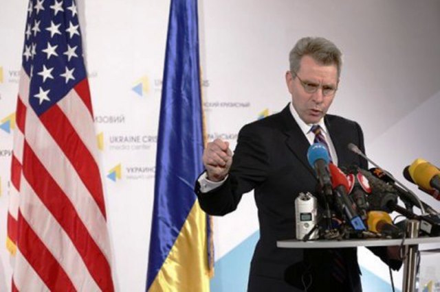 Na snímke ukrajinský veľvyslanec na Ukrajine Geoffrey Ross Pyatt
