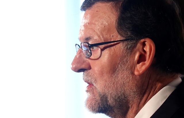Na snímke španielsky premiér a líder vládnucej Ľudovej strany Mariano Rajoy
