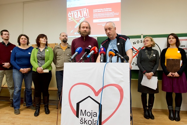 Na snímke štrajkový výbor Iniciatívy slovenských učiteľov
