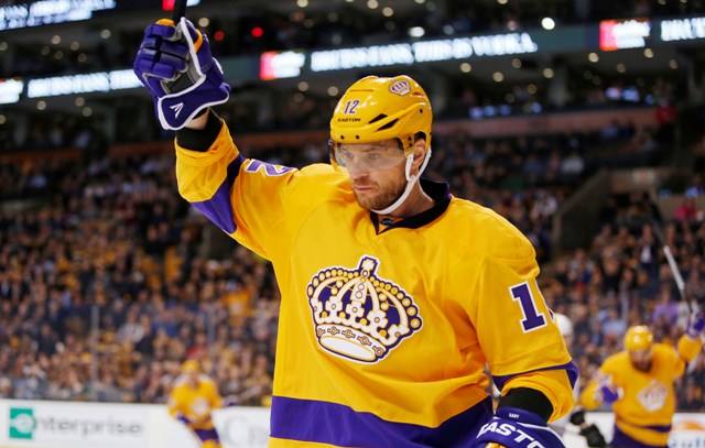 a snímke slovenský útočník LA Kings Marián Gáborík oslavuje svoj gól v zápase hokejovej NHL Boston Bruins - Los Angeles Kings (2:9)
