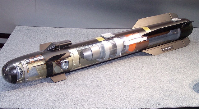 Na snímke riadená raketa AGM-114L Longbow Hellfire