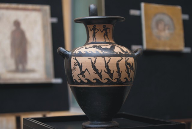 Etruská nádoba na vodu z obdobia asi 500 rokov pred naším letopočtom