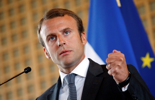 Na snímke francúzsky minister hospodárstva Emmanuel Macron