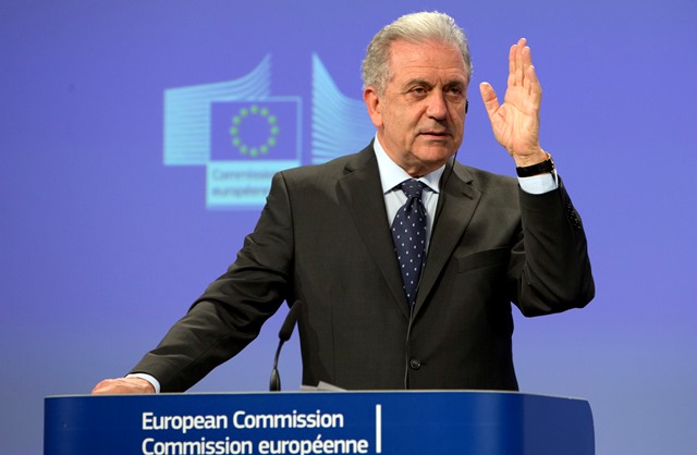 Na snímke komisár EÚ pre migráciu, vnútorné záležitosti a občianstvo Dimitris Avramopulos