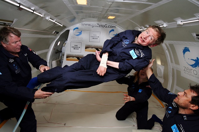 Ilustračná snímka. Britský fyzik Hawking si skúša beztiažový stav