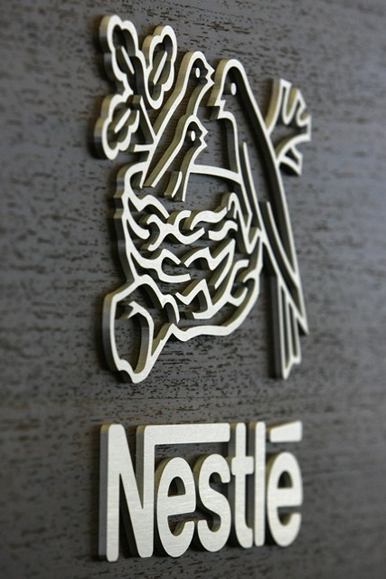 Na snímke logo švajčiarskej firmy Nestlé
