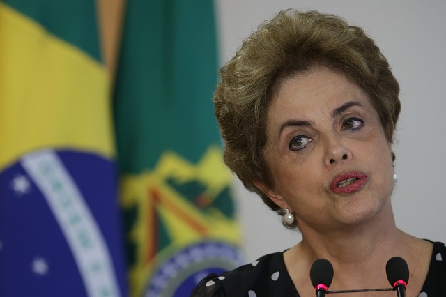 Brazílska prezidentka Dilma Rousseffová prehrala v nedeľu hlasovanie dolnej komory parlamentu o jej odvolaní z funkcie