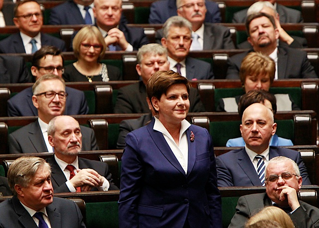Na snímke nová premiérka poľskej vlády Beata Szydlová