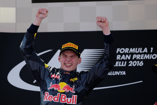 Na snímke hlandský pilot formuly 1 Max Verstappen z tímu Red Bull vyhral vo Veľkej cene Španielska v Barcelone a vo veku 18 rokov, 7 mesiacov a 15 dní sa stal historicky najmladším víťazom pretekov F1 
