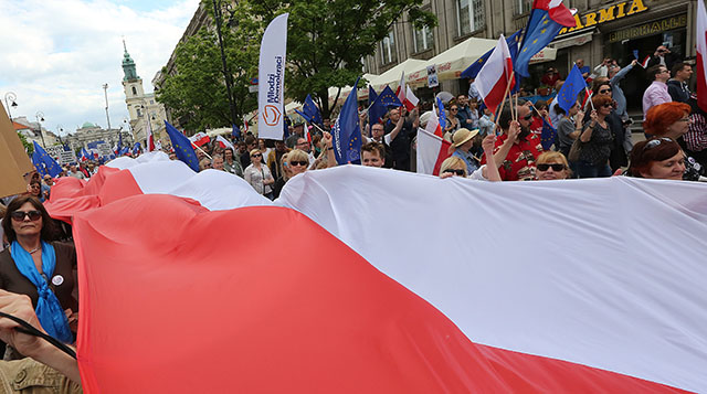 ľudia Poliaci protest
