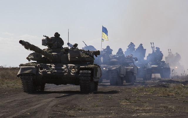  Na archívnej snímke  je zachytený presun ukrajinských tankov Foto: Irina Gorbaseva