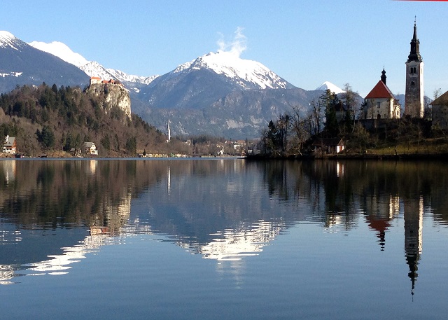 Na snímke jazero Bled