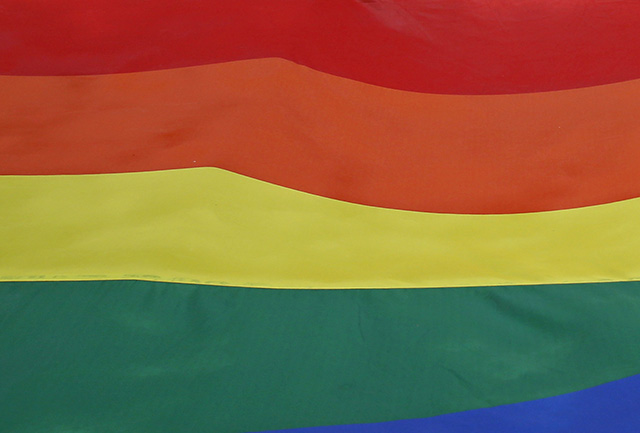účastníci festivalu homosexuálov v Hongkongu dúhová zástava