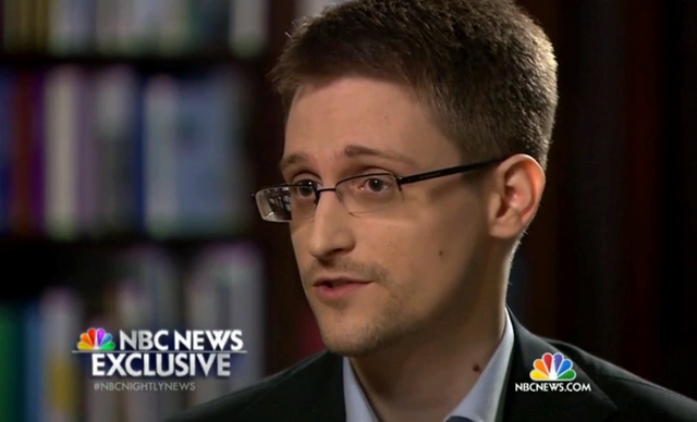 Na videosnímke Edward Snowden