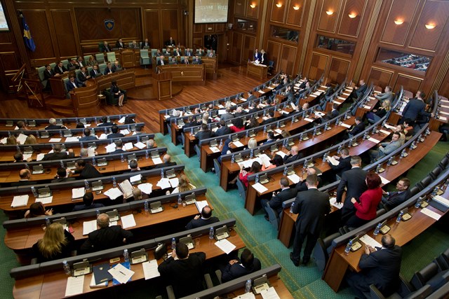 Na snímke poslanci kosovského parlamentu