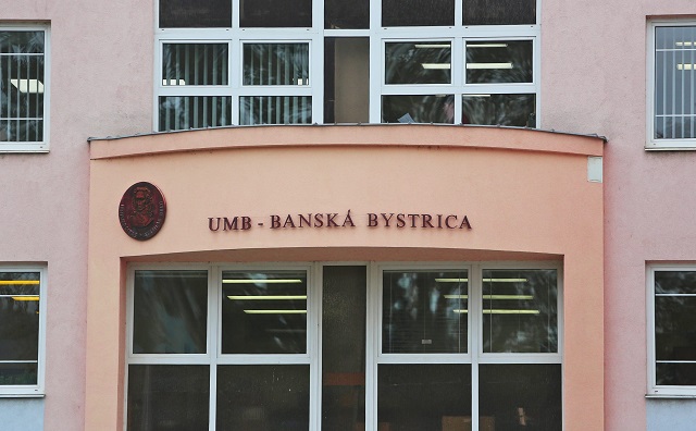 Na snímke budova Ekonomickej fakulty Univerzity Mateja Bela v Banskej Bystrici