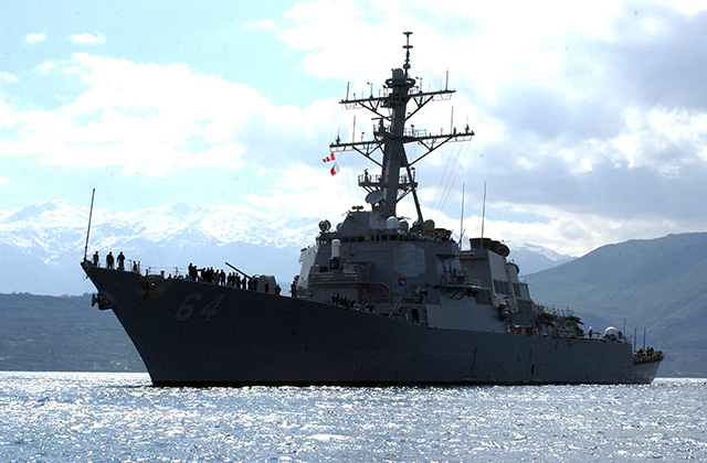 Na snímke torpédoborec USS Carney. Ilustračné foto
