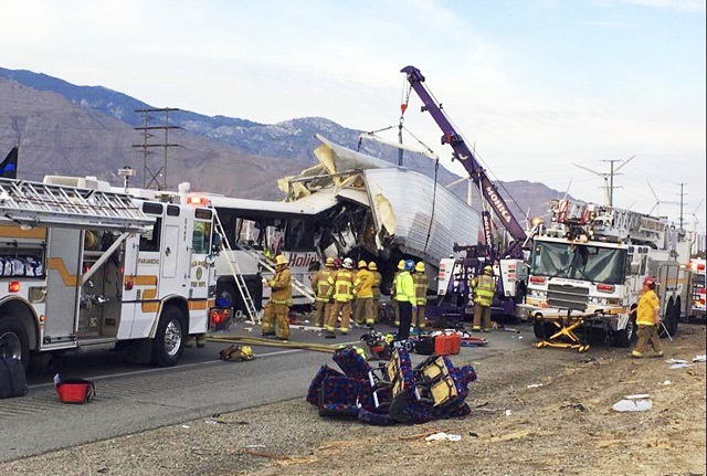 K havárii došlo pri meste Palm Springs, keď autobus, ktorého cestujúci sa vracali do Los Angeles zo zájazdu do kasína v Las Vegas, vrazil zozadu do kamióna na úseku diaľnice, kde bola vzhľadom na údržbu spomalená doprava