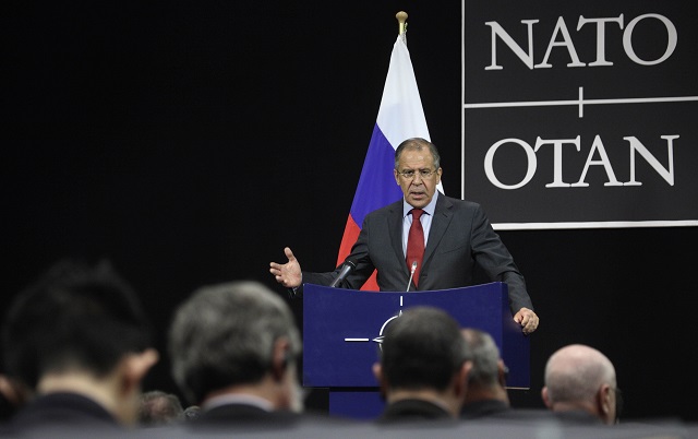 Na archívnej snímke ruský minister zahraničných vecí Sergej Lavrov na tlačovej konferencii po schôdzke Rady NATO - Rusko