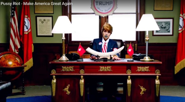 Snímka z klipu pesničky Make America Great Again