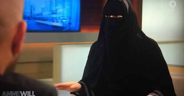 Moslimská žena vystúpila v talk -show Anne Will