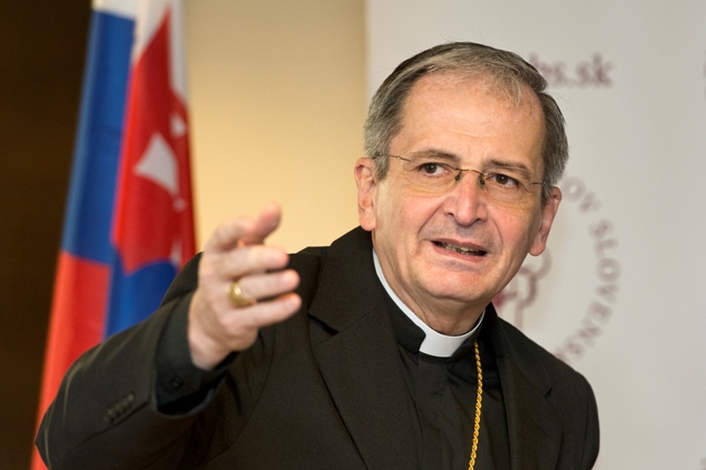 Na snímke bratislavský arcibiskup metropolita a predseda KBS Stanislav Zvolenský