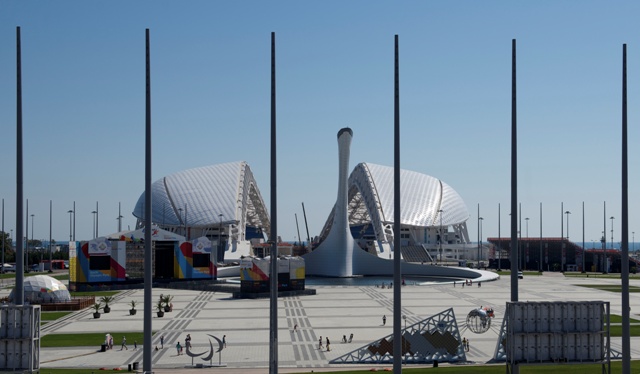Na snímke rekonštrukcia Olympijského štadióna Fišt v čiernomorskom stredisku Soči 4. septembra 2015, ktorý bude hostiť svetový šampionát vo futbale v roku 2018