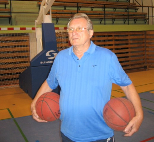 Basketbalový tréner PaedDr. Milan Rožánek sa dožíva životného jubilea 75 rokov