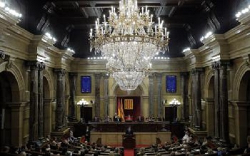 Na archívnej snímke pohľad do katalánského parlamentu