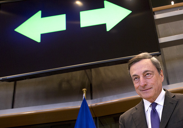 Na snímke guvernér Európskej centrálnej banky Mario Draghi