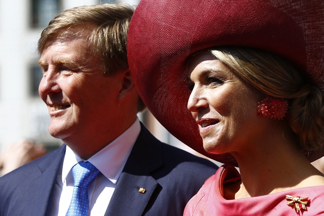  Na snímke holandský kráľ Willem Alexander (vľavo) a kráľovná Maxima