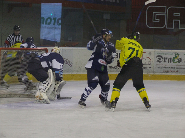 Dramatický hokej videli diváci v severoslovenskom derby stretnutí v dohrávke 14.kola Tipsport  ligy MHC Martin – MsHK Žilina 2:1