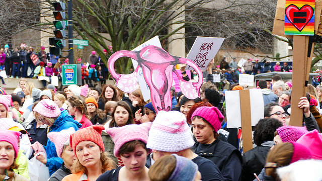 Pochod bol plný explicitných obrázkov ženských pohlavných orgánov
