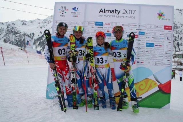 Prvé zlato vybojovalo družstvo Českej republiky v alpskom lyžovaní v paralelnom preteku zmiešaných družstiev v zložení Martina Dubovská, Tereza Kmochová, Daniel Paulus, Adam Zika.