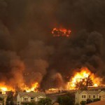 Požiar v Colorade začal pohlcovať už aj dediny a mestá