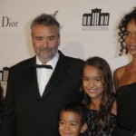 Luc Besson s manželkou a deťmi na otvorení Európskeho mesta filmu