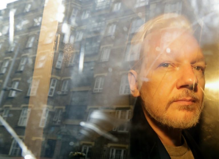 Julian Assange, WikiLeaks, súd